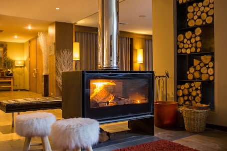 Fireplace. Puralã - Wool Valley Hotel & SPA