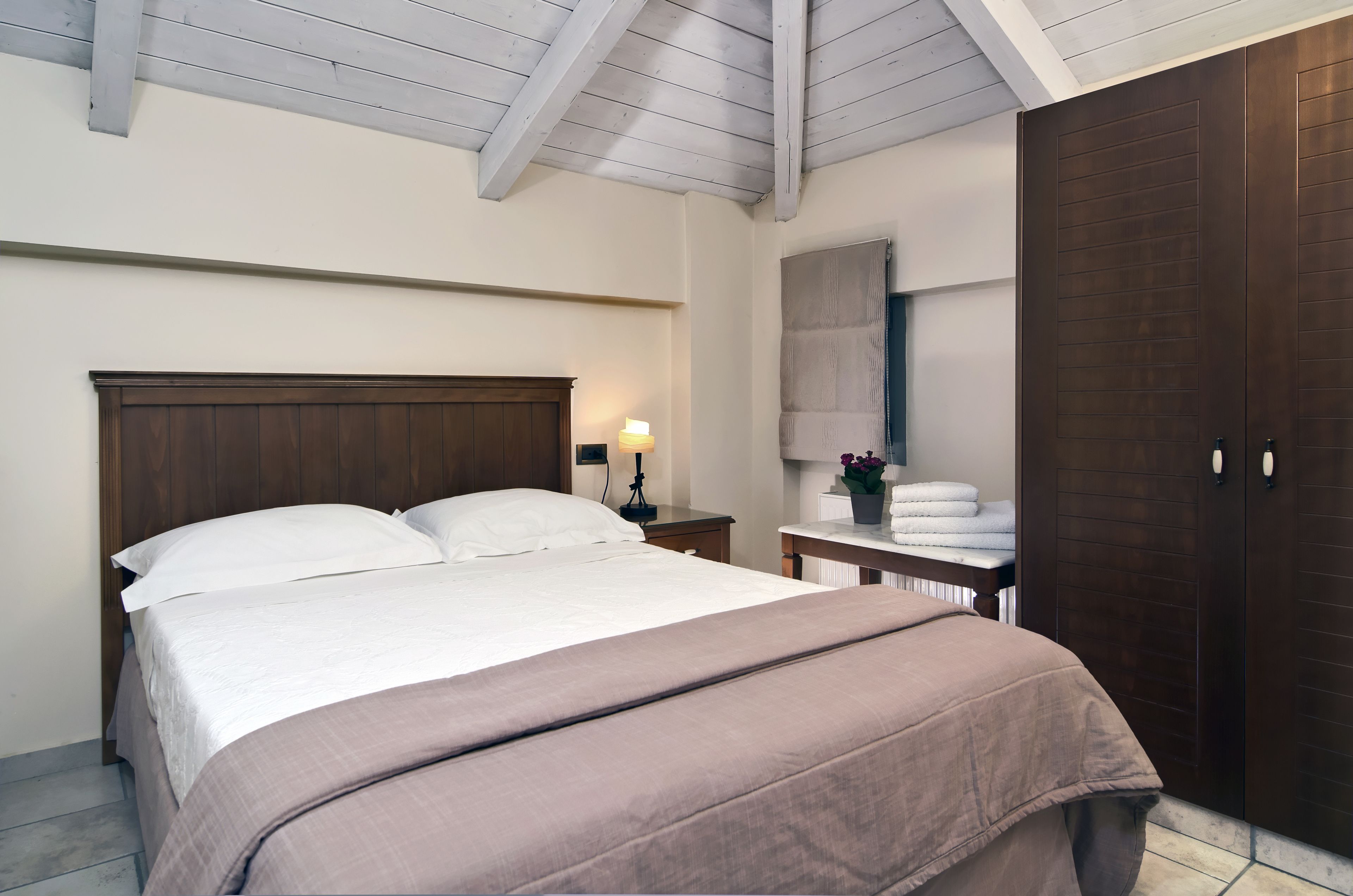 standard duplex (for 2-5 people, nefeli or kyveli ) | 2 bedrooms, egyptian cotton sheets, premium bedding, in-room safe