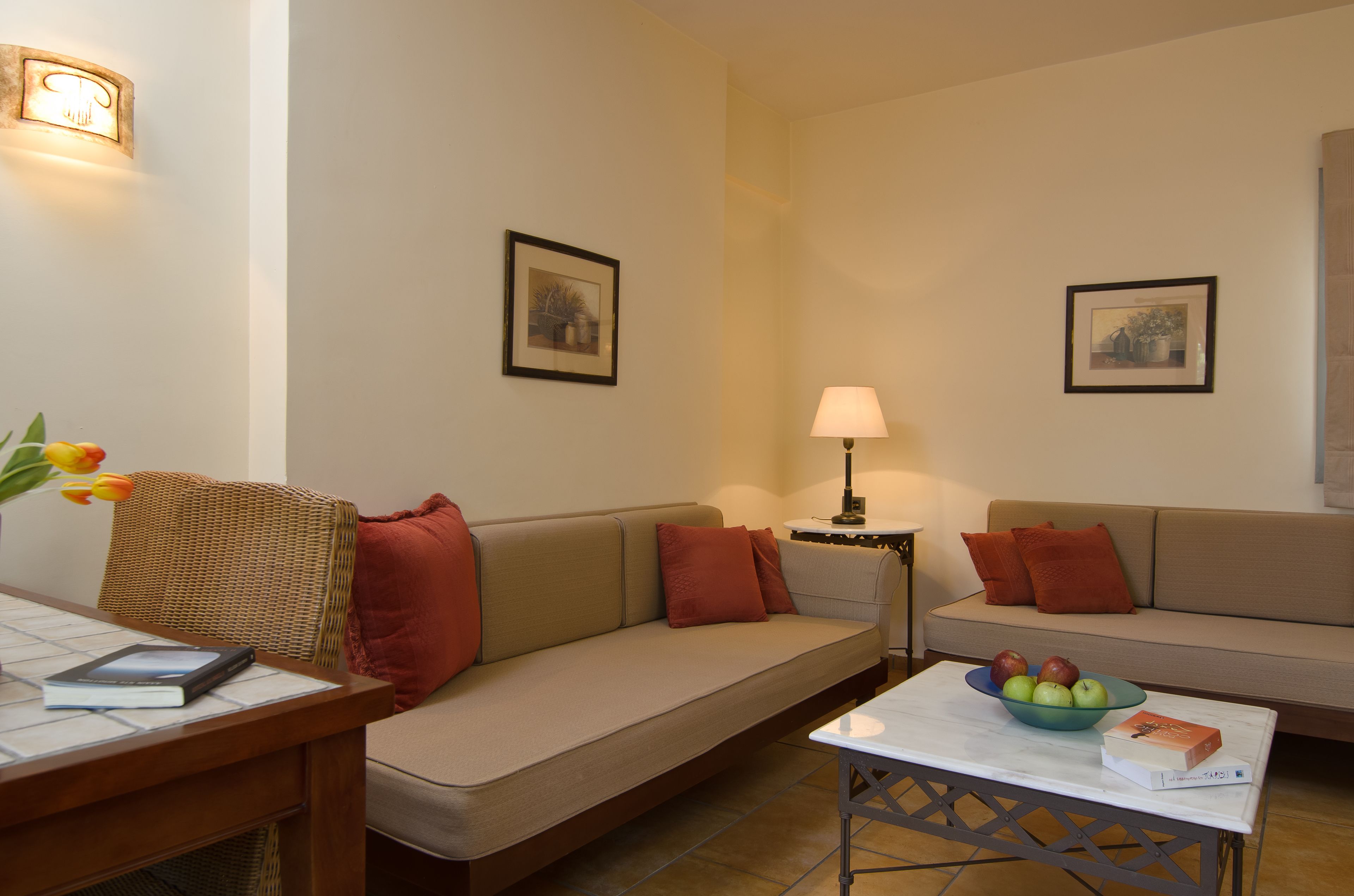 suite | living room | 40-inch lcd tv with digital channels, tv