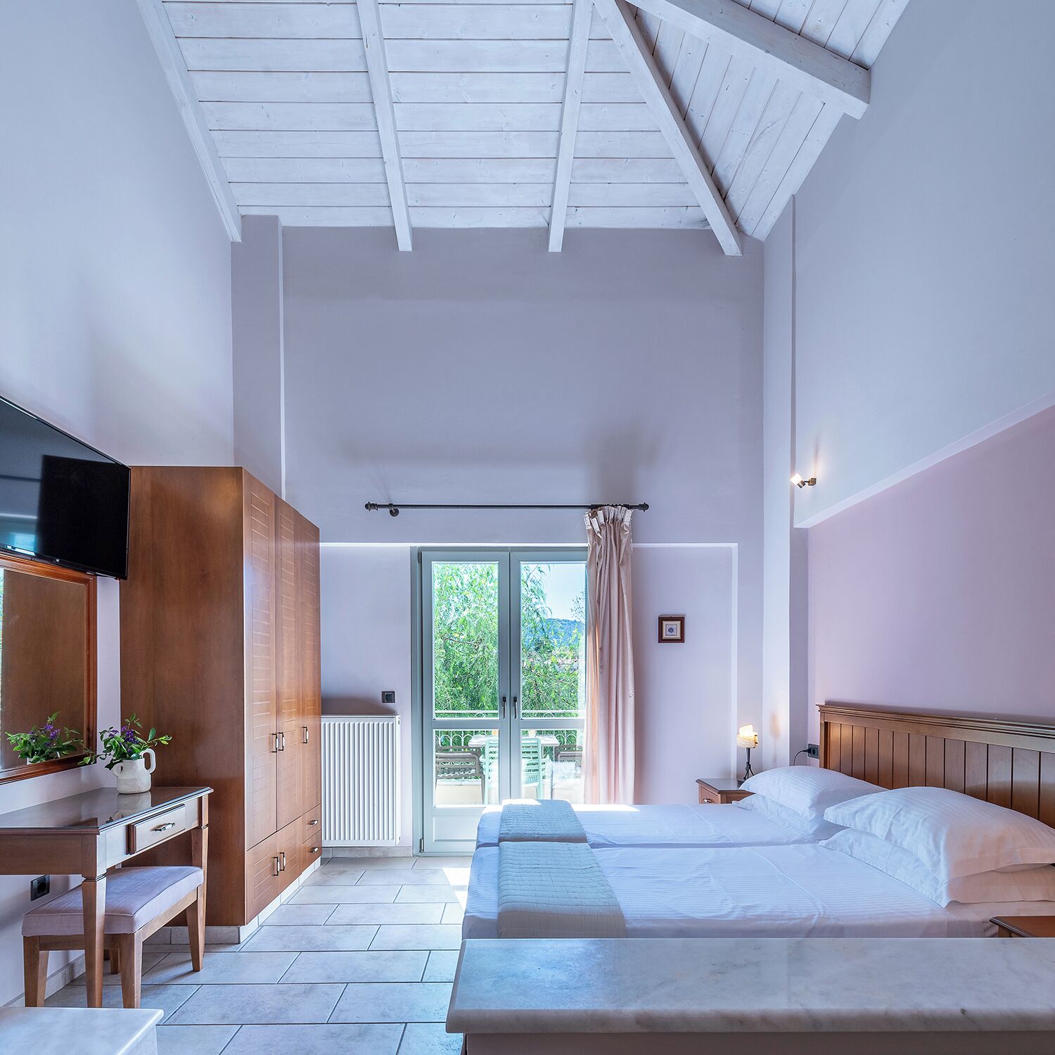 Standaard kamer | Lakens van Egyptisch katoen, luxe beddengoed, een kluis op de kamer