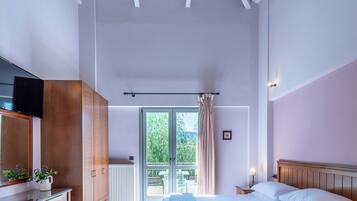 Standard Duplex (for 2-5 people, Nefeli or Kyveli ) | Seprai katun Mesir, seprai premium, brankas, dan meja kerja