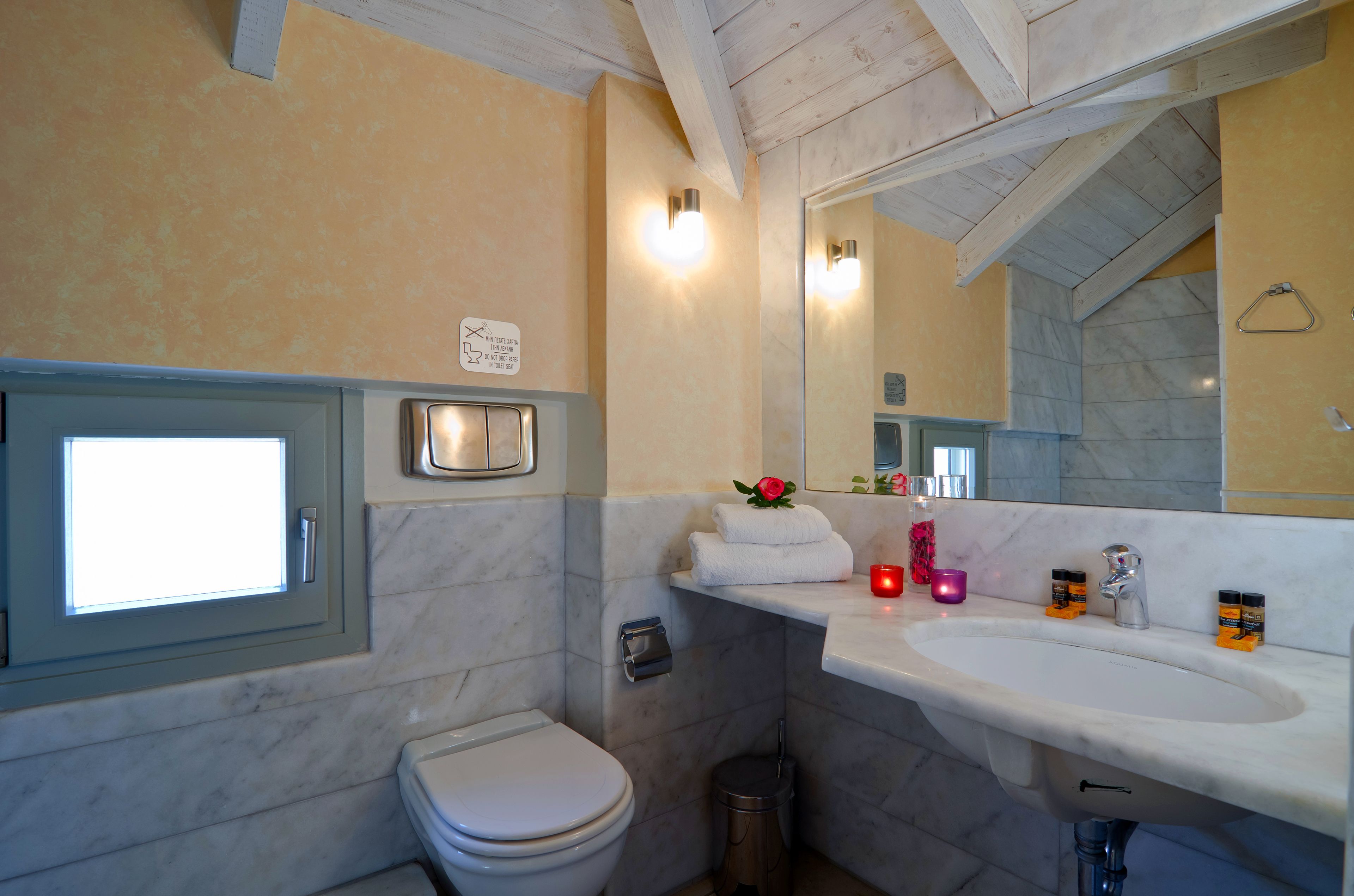 family duplex | bathroom | shower, free toiletries, hair dryer, towels