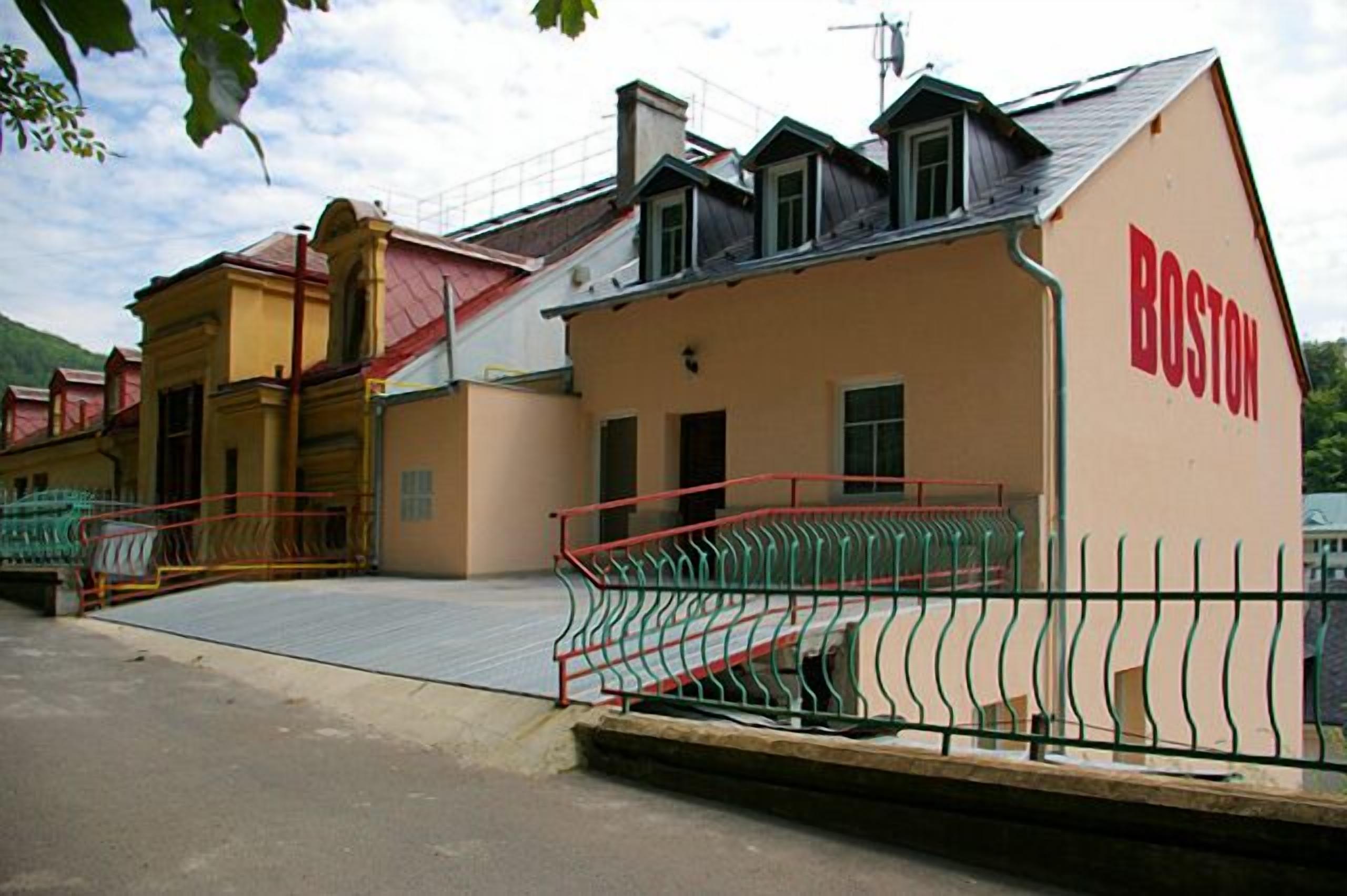 self-parking (surcharge) 250 per night