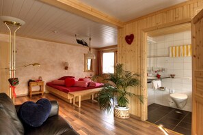 Standard Double Room, Jetted Tub, Mountain View | Hypo-allergenic bedding, minibar, in-room safe, desk - Chalet Hotel Adler (Kandersteg)