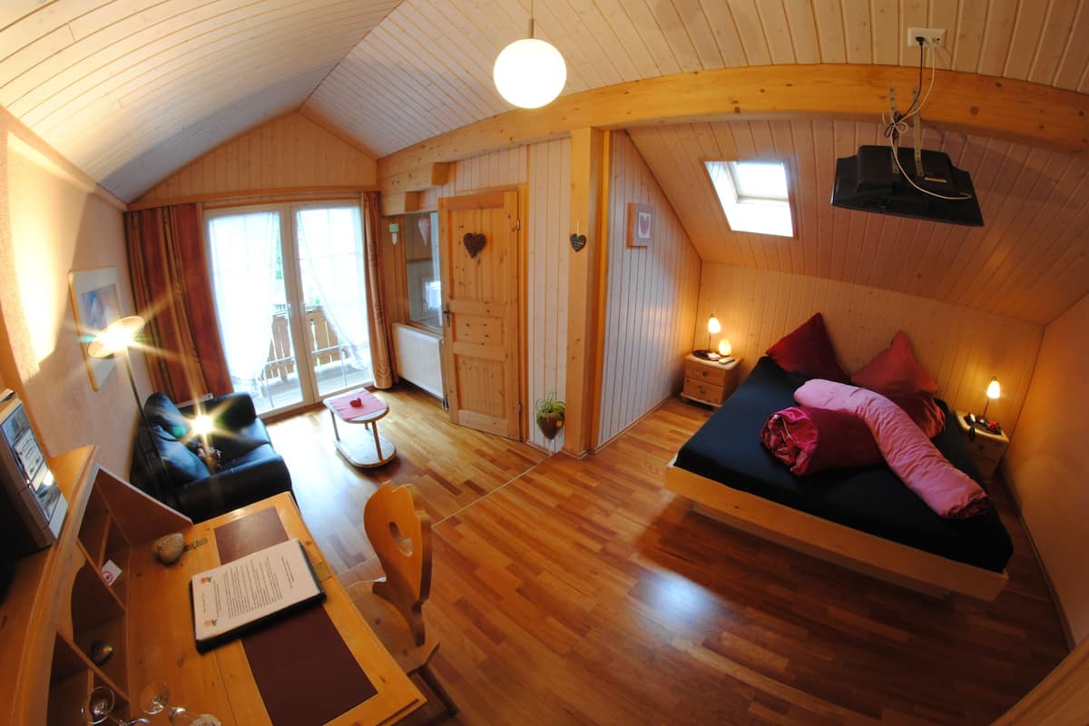 standard double room, jetted tub, mountain view | 1 bedroom, hypo-allergenic bedding, minibar, in-room safe