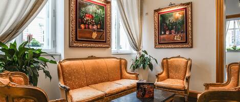 Área de estar no saguão