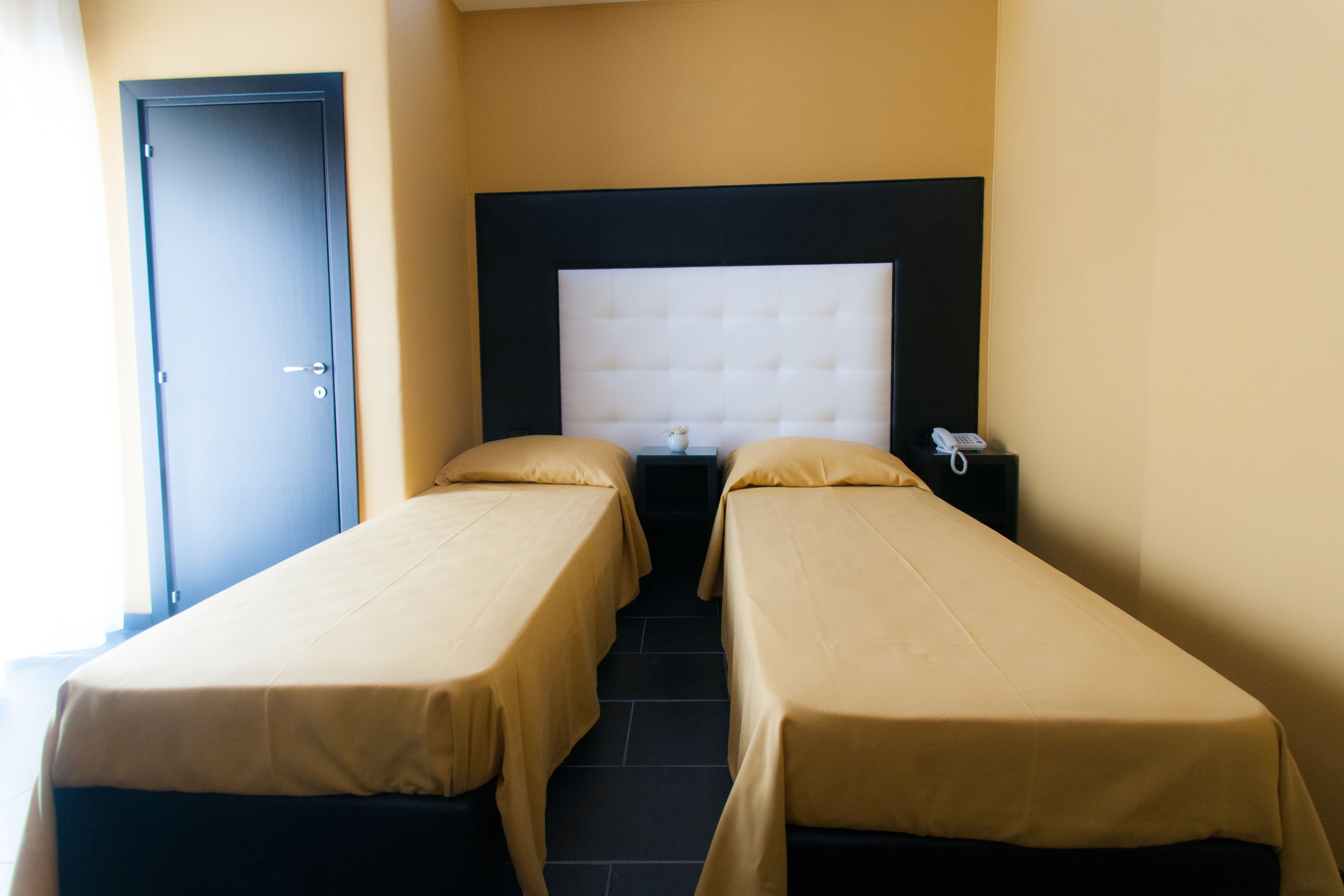 1 bedroom, egyptian cotton sheets, premium bedding, minibar