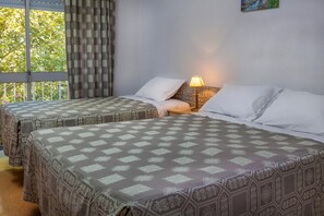 Free WiFi, bed sheets - Pereira Hostel & Guesthouse (Ourem)