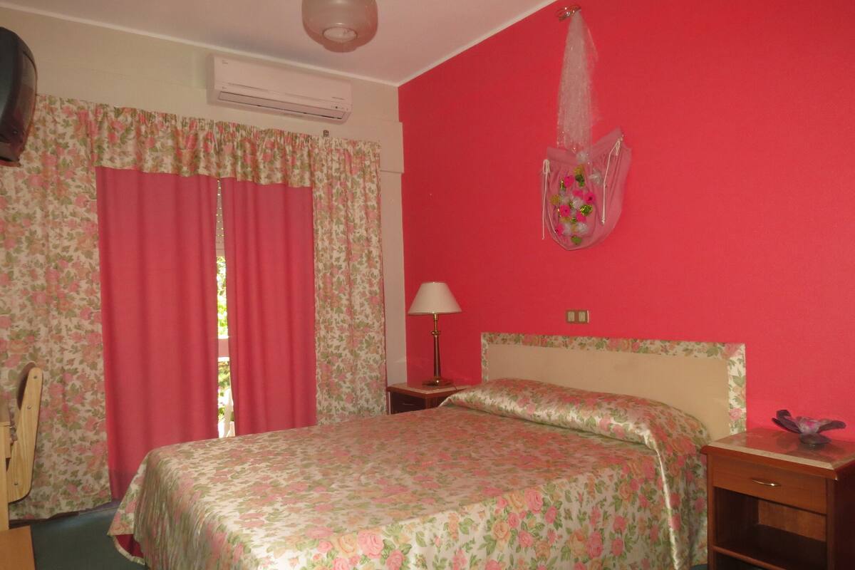 Habitación estándar con 1 cama matrimonial o 2 individuales | Wifi gratis y ropa de cama