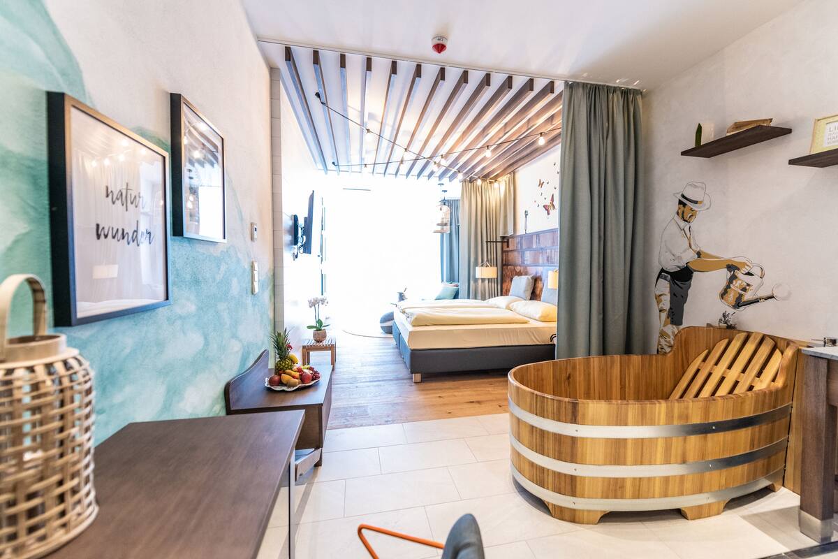 double room (gartenzimmer) | minibar, in-room safe, free wifi, bed sheets