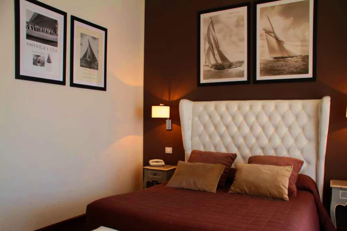 Superior Double Room, Balcony | In-room safe, free cots/infant beds, rollaway beds, free WiFi