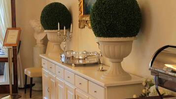 Free continental breakfast