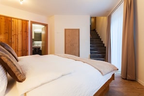 In-room safe, desk, cots/infant beds, free WiFi