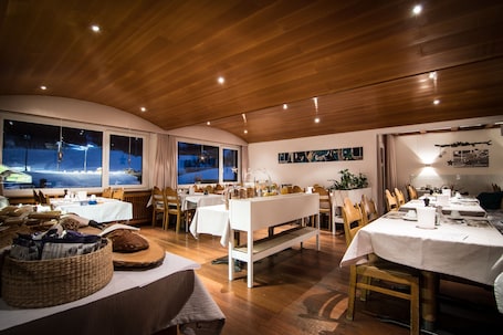 Caja de seguridad en la habitación, escritorio, cunas y wifi gratis