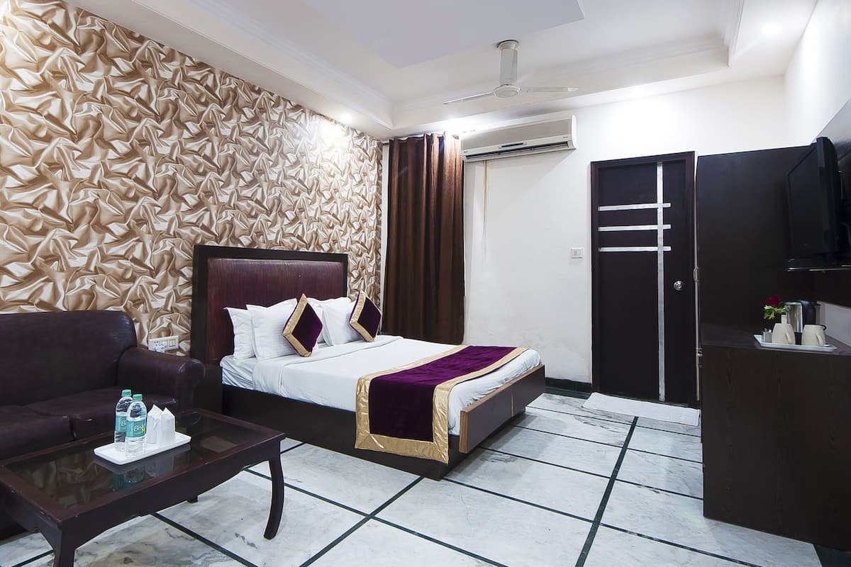 Kamar Standar | Seprai premium, brankas, dan didekorasi berbeda-beda