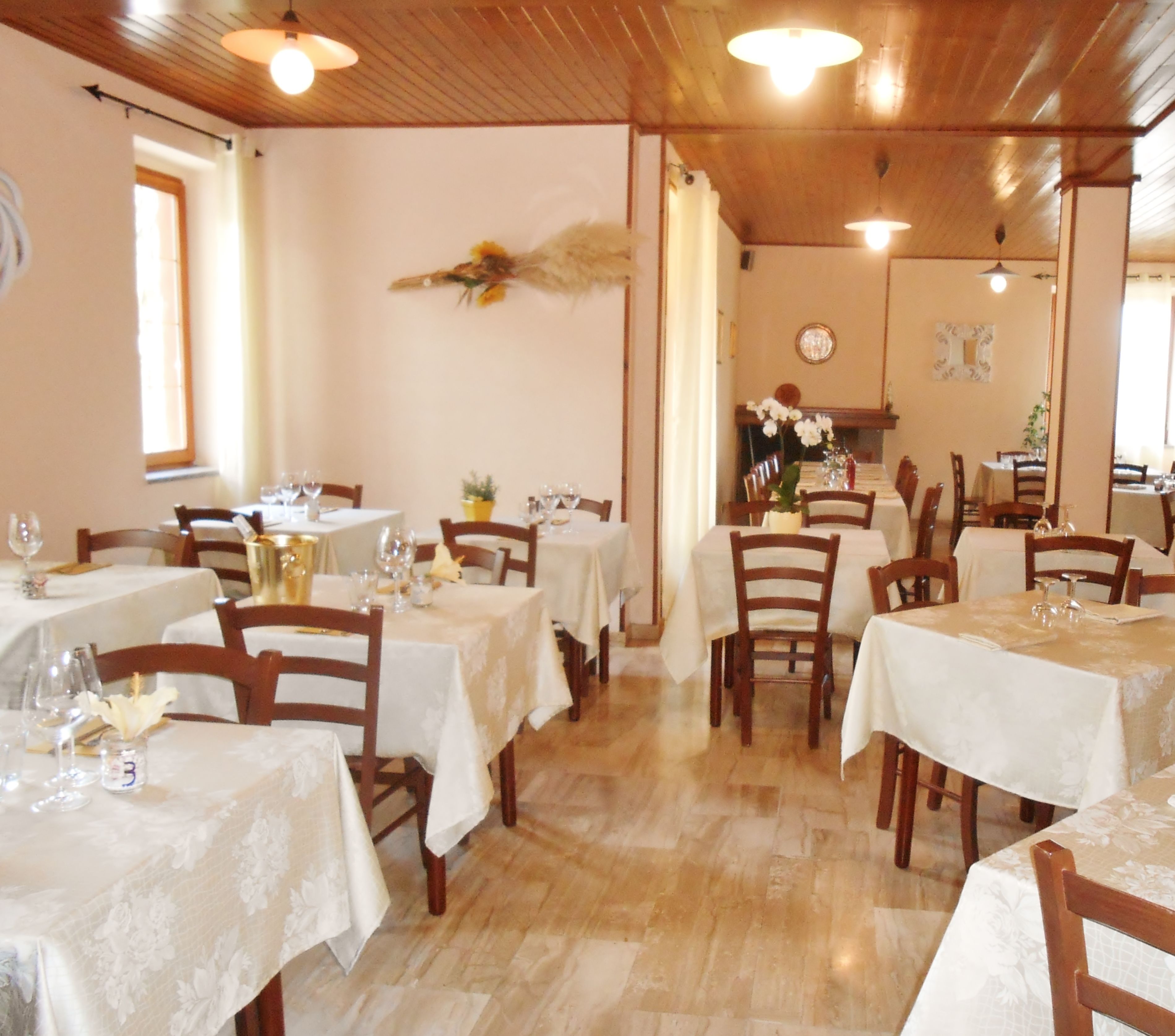 free daily cooked-to-order breakfast