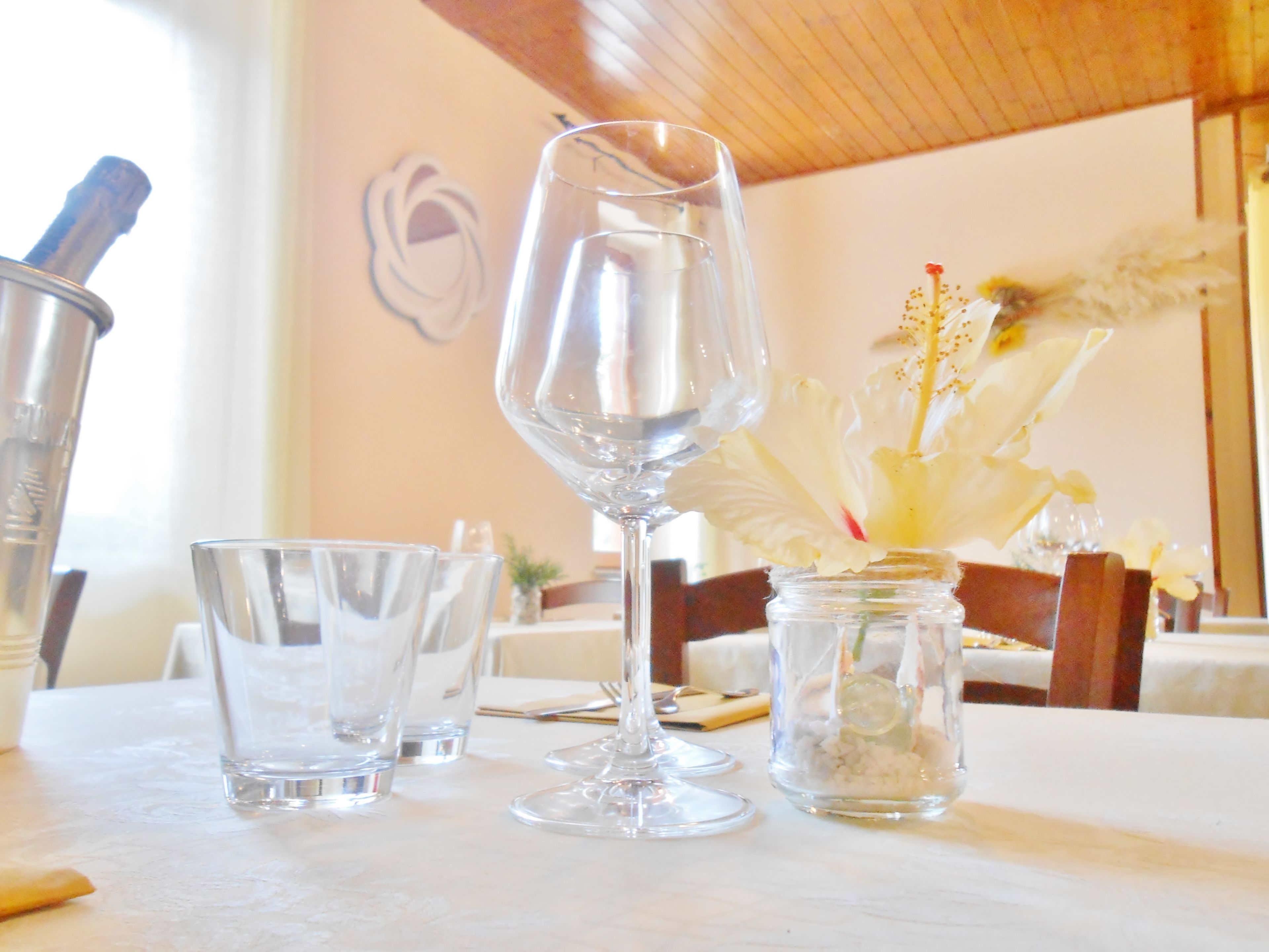 free daily cooked-to-order breakfast