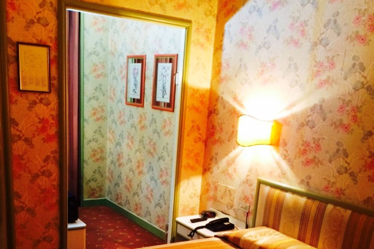 Standard enkelrum | Sängtillbehör av högsta kvalitet och minibar