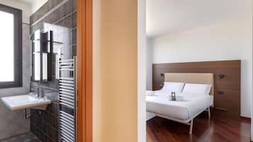 Standard Double Room, Non Smoking | Desk, soundproofing, free WiFi, bed sheets