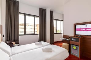 1 bedroom, desk, soundproofing, free WiFi