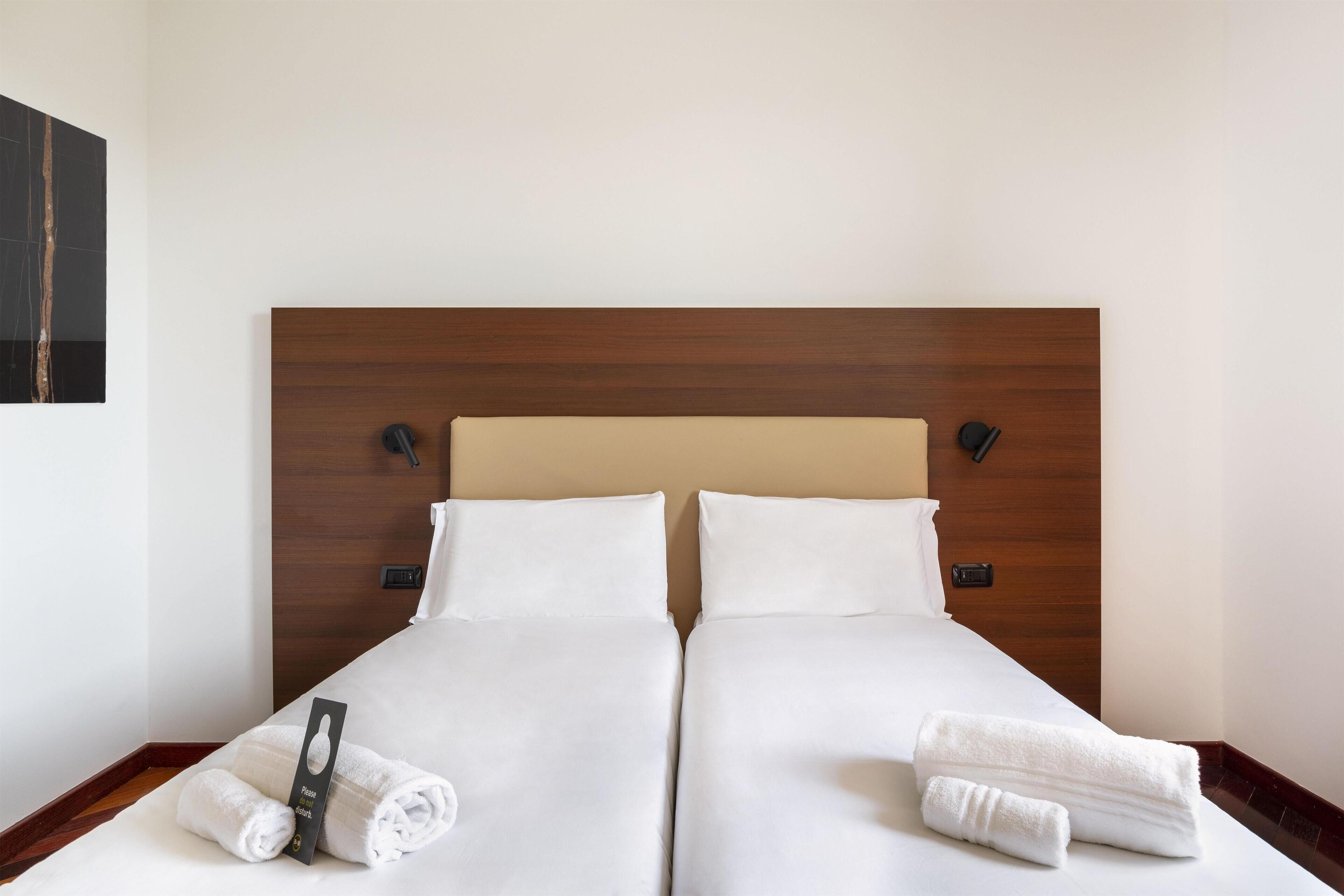 Standard Twin Room, Non Smoking | Desk, soundproofing, free WiFi, bed sheets