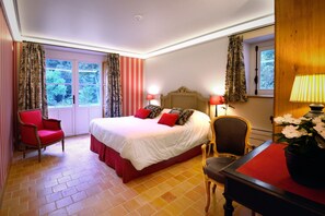 Habitación Confort (in d'Artagan House) | Ropa de cama de alta calidad y caja de seguridad en la habitación