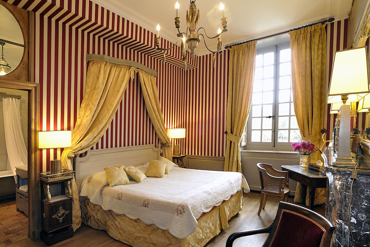 chambre prestige, in the castle | premium bedding, in-room safe, individually decorated