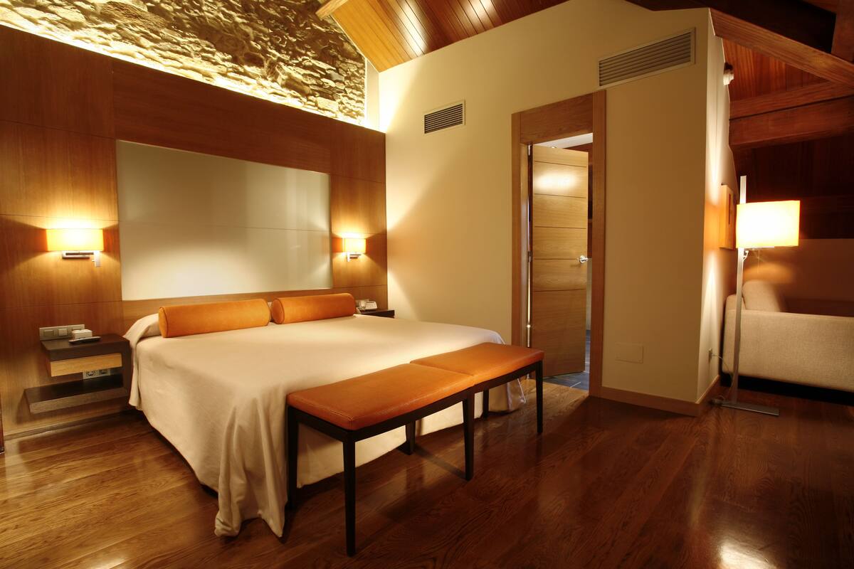 Superior Double Room | Bar mini, peti besi dalam bilik, meja, kalis bunyi 