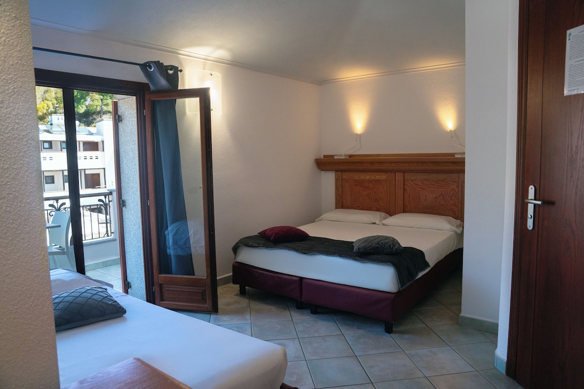 Comfort Triple Room | Minibar, in-room safe, blackout drapes, iron/ironing board (on request)