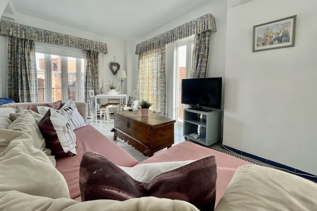 Family Apartment, 1 Bedroom, Marina View | 3 bedrooms, individually decorated, individually furnished