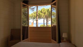 1 bedroom, individually furnished, blackout drapes, free WiFi