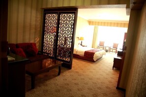Deluxe Room, 1 King Bed