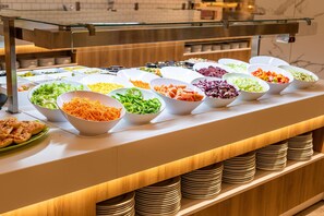 2 restaurants; breakfast, lunch and dinner served  - Hotel Best Tenerife (Arona)