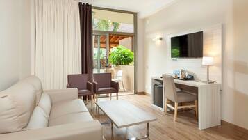 Minibar, in-room safe, desk, laptop workspace