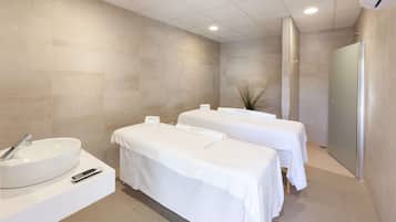 Espace de soins pour les couples, soins corporels, soins d'aromathérapie