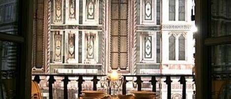 Deluxe Apartment Duomo view with balcony