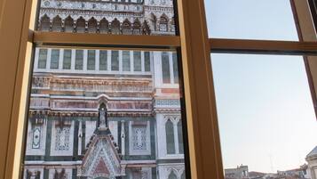 Deluxe Apartment Duomo view | Vue de la chambre