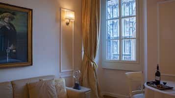 Deluxe Apartment Duomo view 4 people | Wohnbereich | Flachbildfernseher