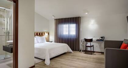 Aveiro Center Hotel