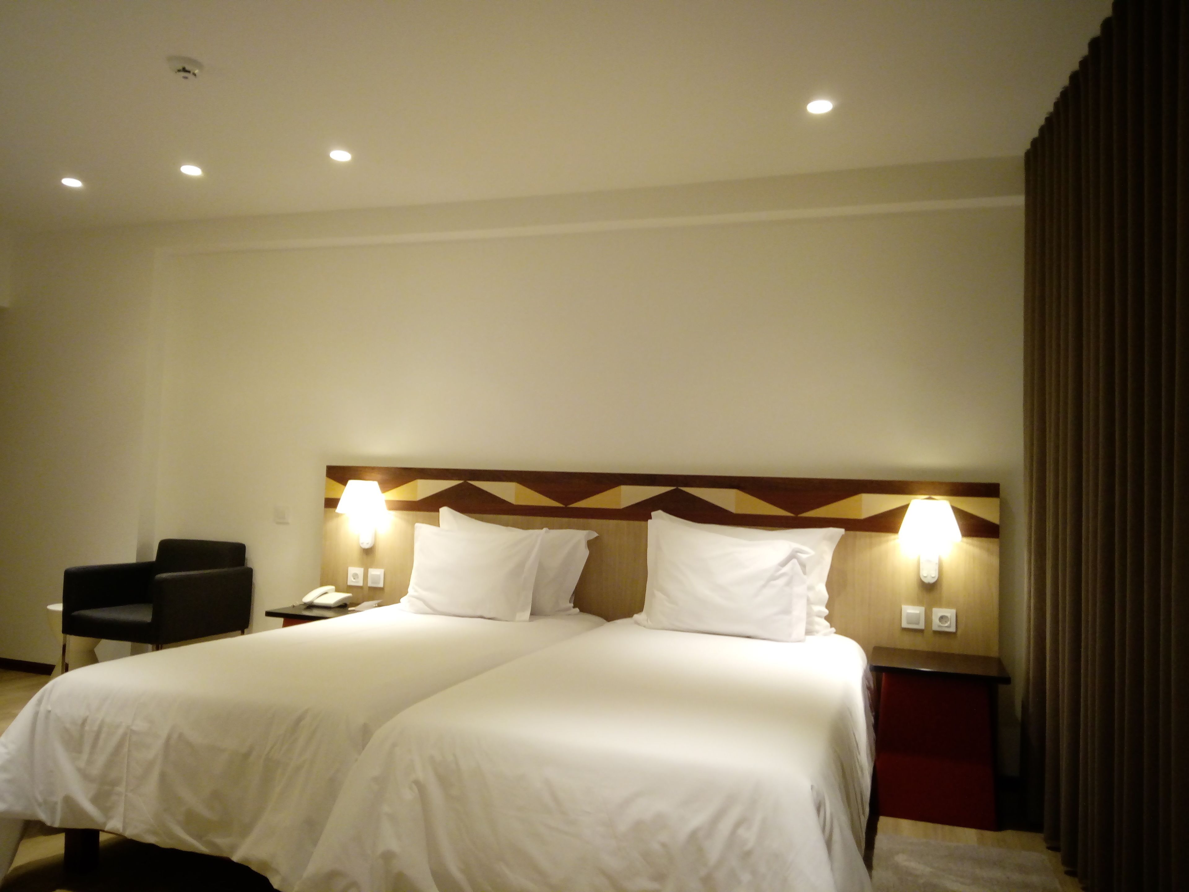 twin room, accessible | in-room safe, desk, blackout curtains, soundproofing