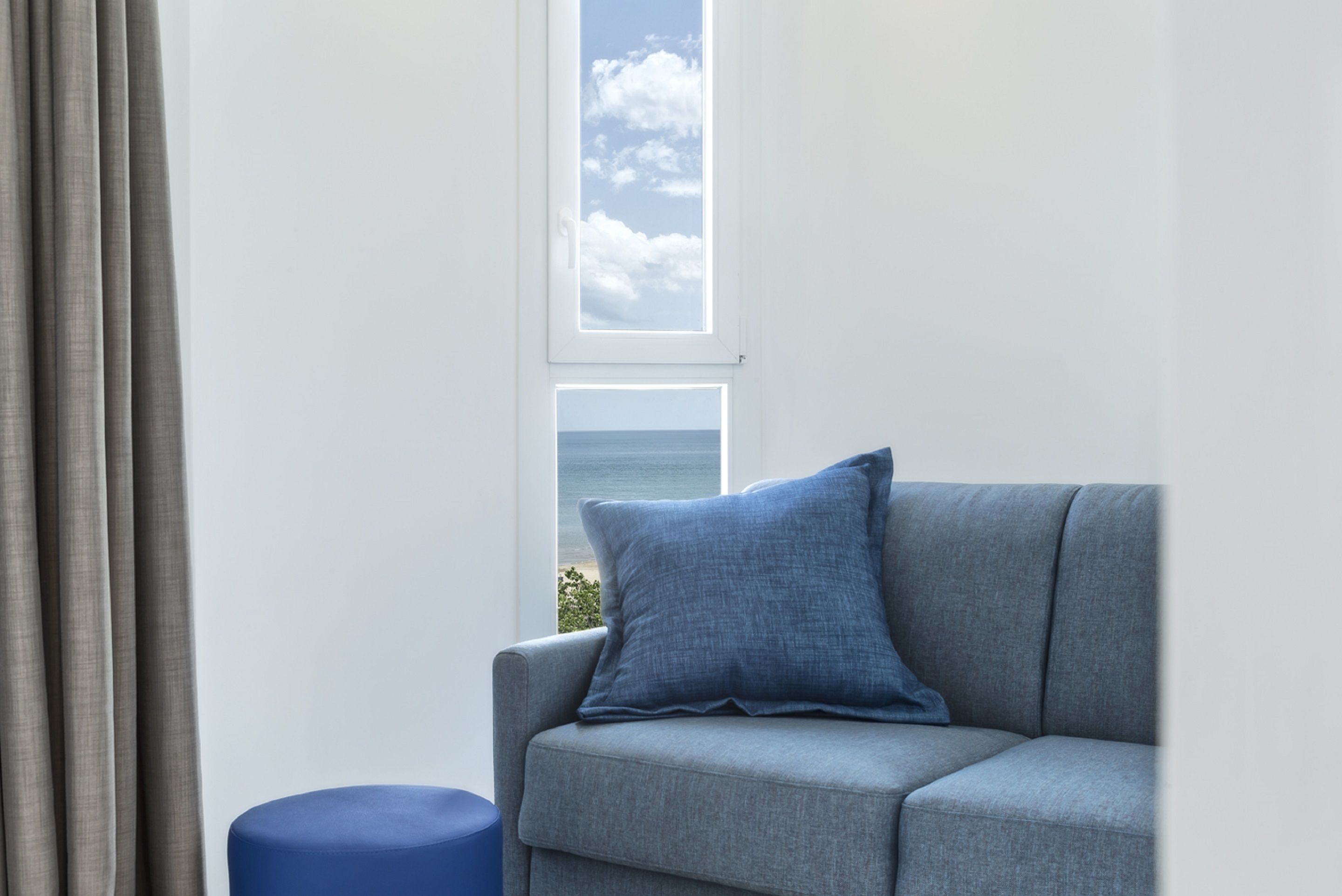 junior studio suite, 1 queen bed with sofa bed, sea view, sea facing | beach/ocean view
