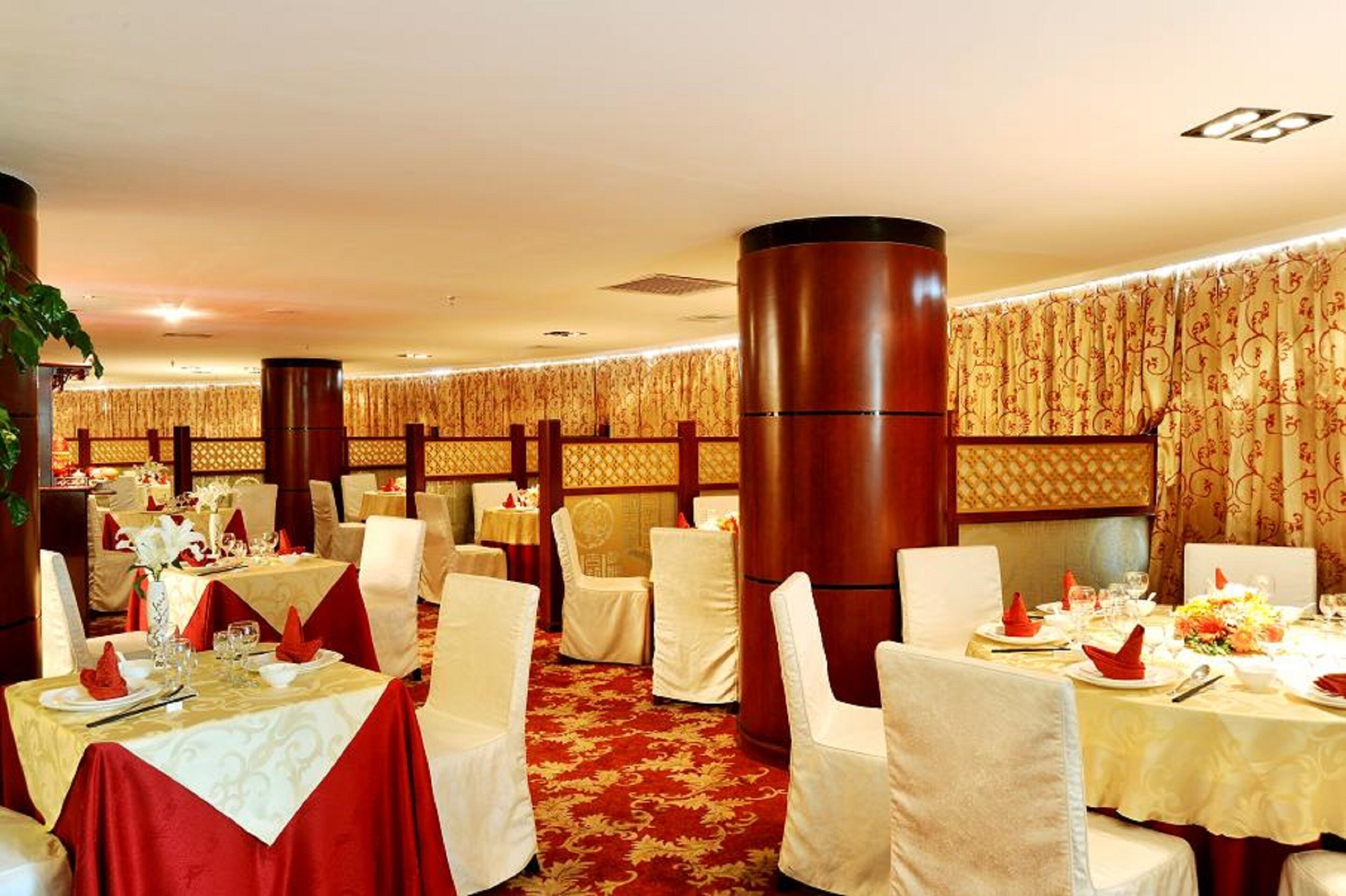 每日供應吃到飽早餐 (每人 CNY85)