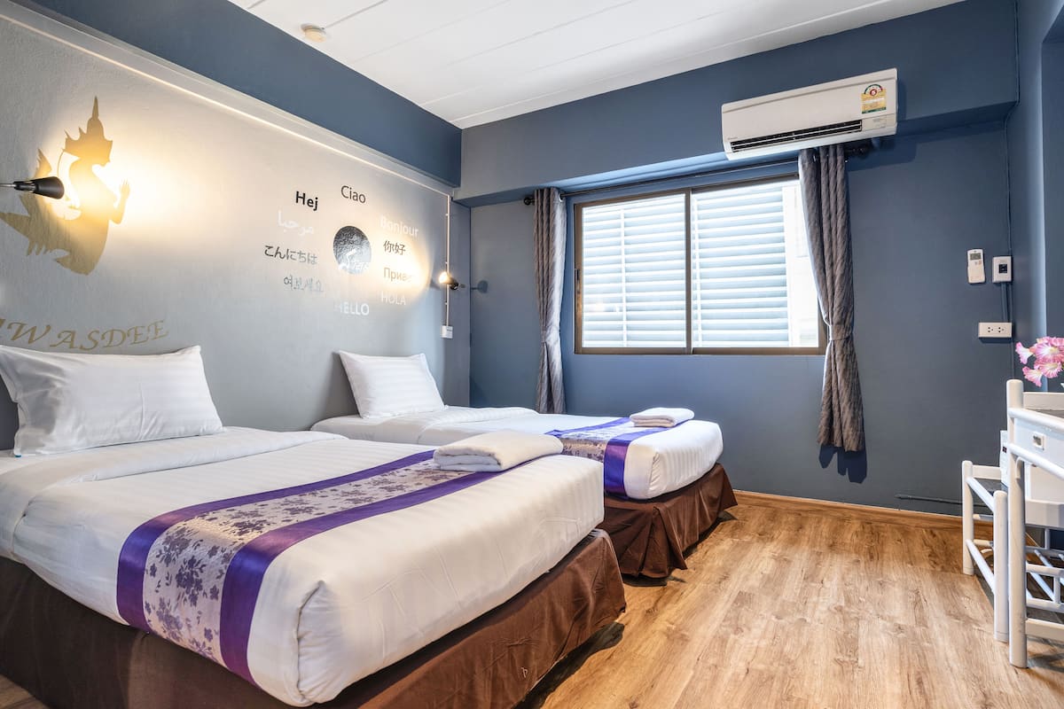 Standard Premier | Minibar, in-room safe, blackout drapes, rollaway beds