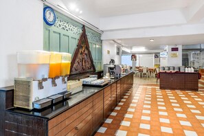 Breakfast, lunch and dinner served  - Sawasdee Sea View (Pattaya)