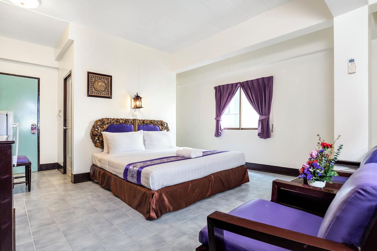 In-room safe, free WiFi