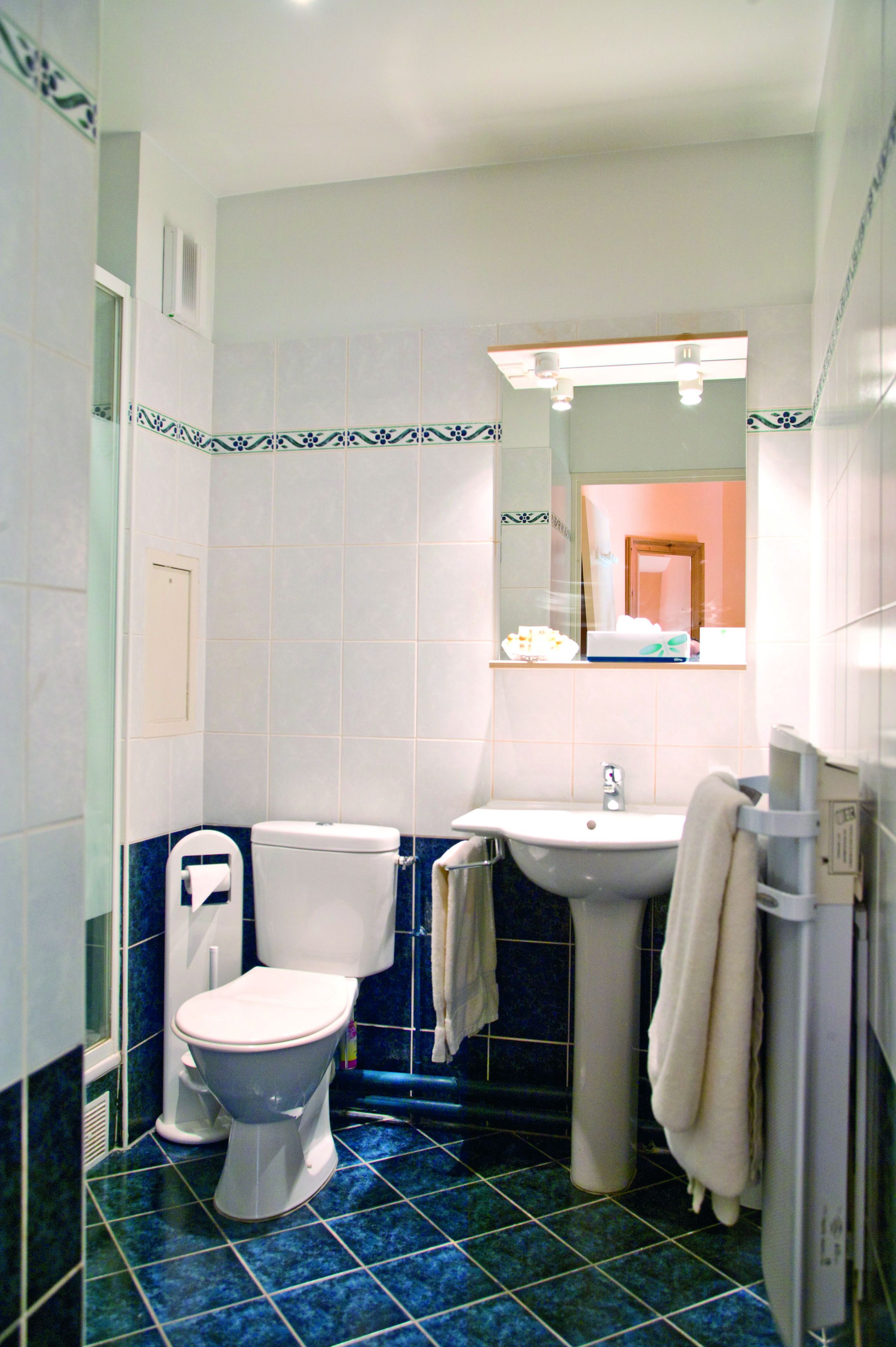 Photo - Residence Hotel Les Ducs De Chevreuse avec Hébergement, Repas & PDJ, Séminaire, Bureau & Parking