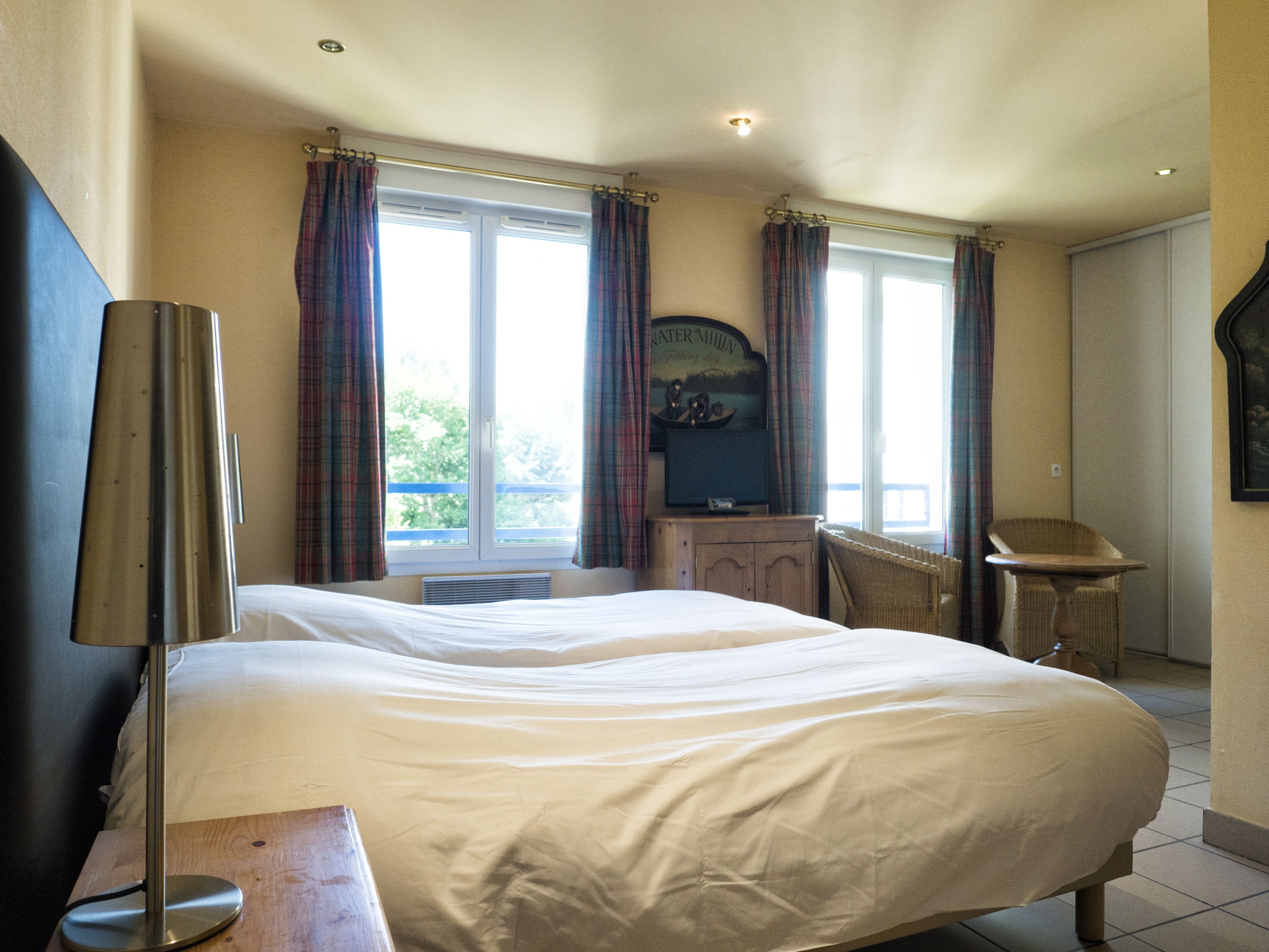 Photo - Residence Hotel Les Ducs De Chevreuse avec Hébergement, Repas & PDJ, Séminaire, Bureau & Parking