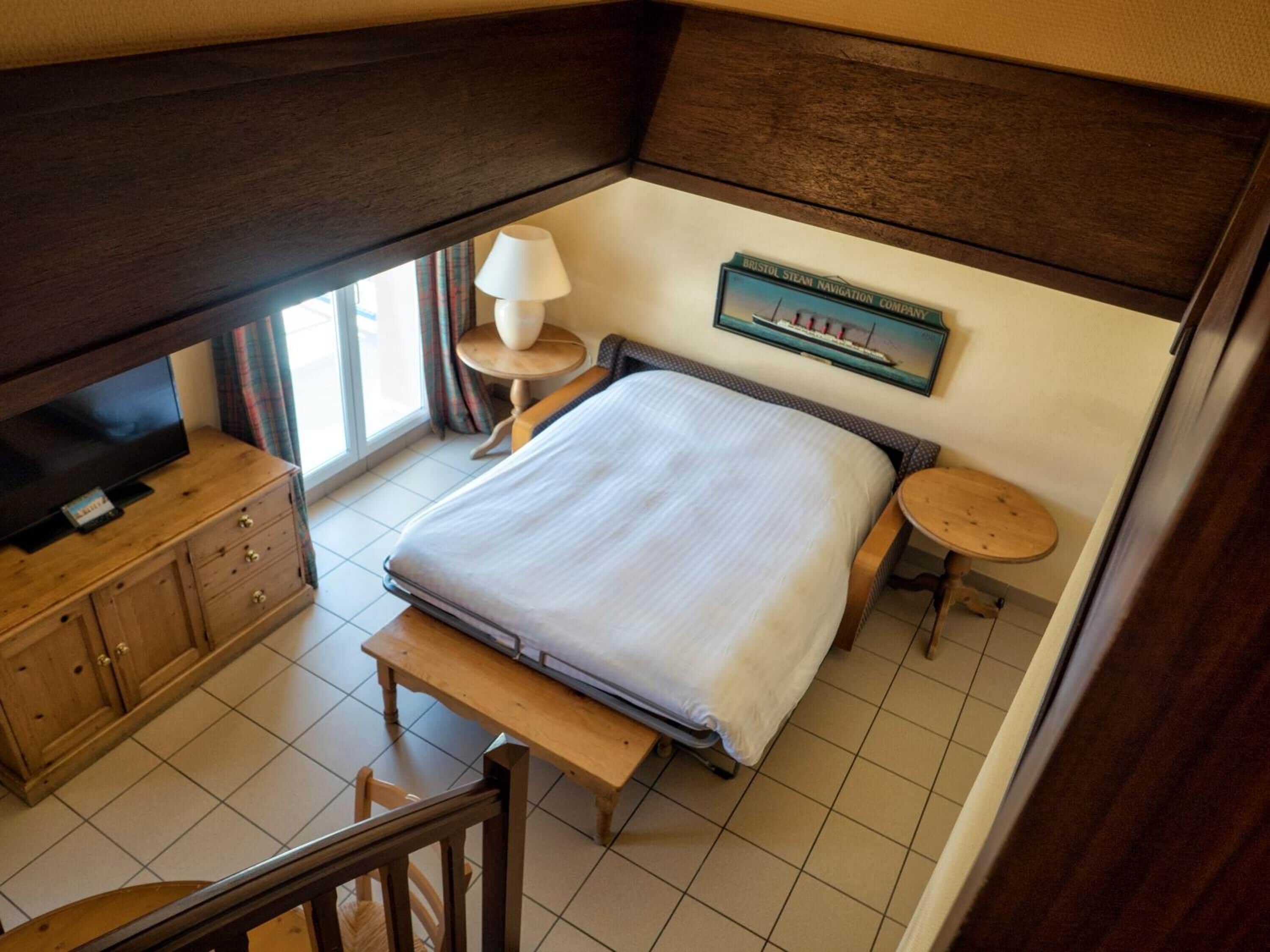 Photo - Residence Hotel Les Ducs De Chevreuse avec Hébergement, Repas & PDJ, Séminaire, Bureau & Parking