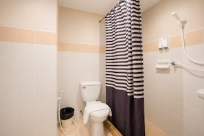 New Superior Room (Renovated)  | Bad | Dusj, toalettartikler (inkludert), hårføner og håndklær