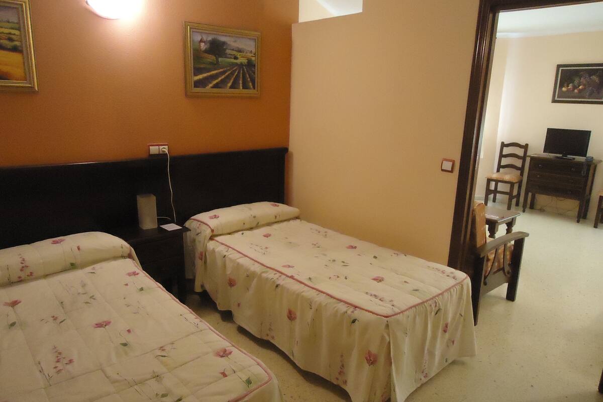 Colchones con pillow-top, wifi gratis y ropa de cama